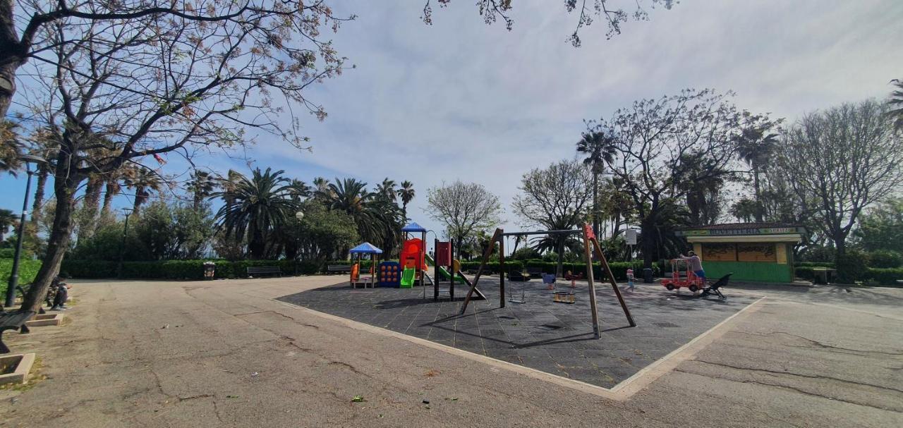 Appartamento Attico con terrazza lungo mare Bari EgnaziaKids Locazione turistica Esterno foto